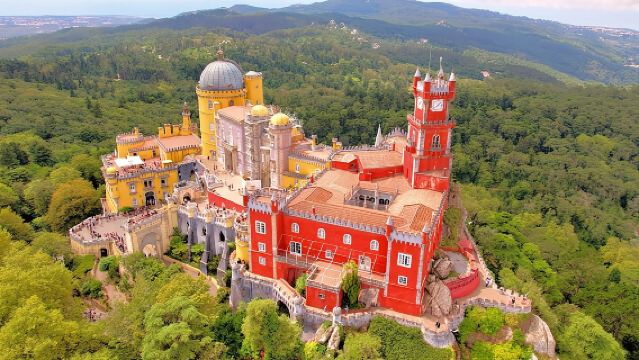 Lisbon: Pena Palace, Sintra CaboRoca Cascais Day Tour Small Group