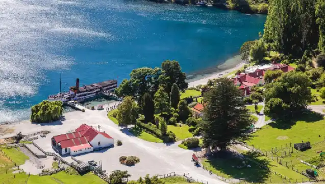 Queenstown TSS Earnslaw [Century-old Steamship Cruise + Farm Show + Optional BBQ Lunch/Dinner]