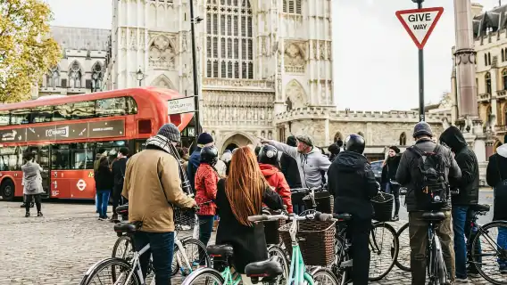 ทัวร์ปั่นจักรยานเช้าในสวนและพระราชวังลอนดอน