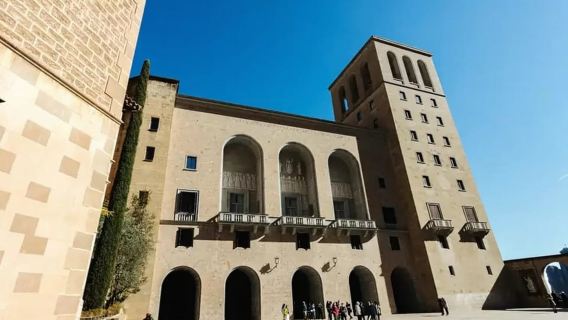 Von Barcelona nach Montserrat, zu den Weingütern Codorniu und Sitges
