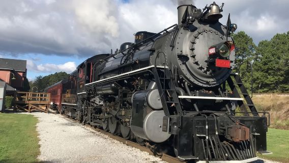Chattanooga: Derailed Trolley Tour and Train Ride