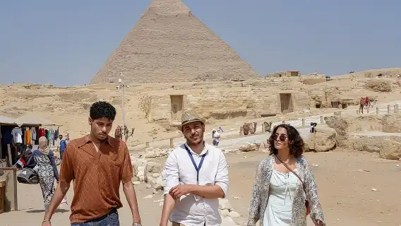 ทัวร์ส่วนตัวไปไคโรจากพิพิธภัณฑ์พีระมิดฮูร์กาดา ขี่อูฐ