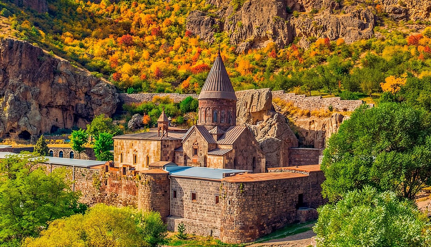 Tur satu hari di Armenia: Danau Sevan + Kuil Garni + Biara Geghard + Pengalaman Lavash