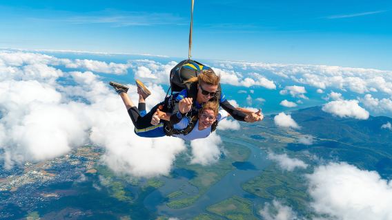 Saut en parachute à Sydney Wilton [Transfert en ville optionnel | Photos et vidéos en option | Admirez les magnifiques paysages des Blue Mountains | Proche de Sydney | Skyone Skydiving]