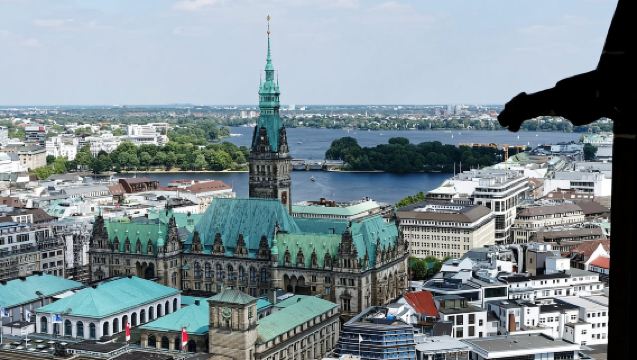 Hamburg: English Bike Tour - Around the Outer Alster Lake