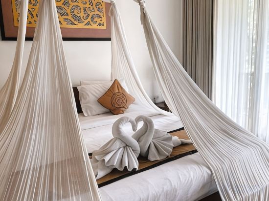 Villa Sonia Ubud Room Type - Deluxe Room with Pool View Non smoking Villa Sonia Ubud Room Type - Deluxe Room with Pool View Non smoking