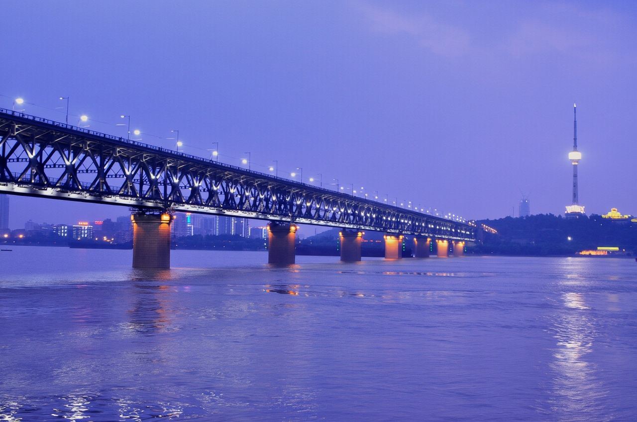 Wuhan + Università di Wuhan + Torre della Gru Gialla + Museo Provinciale + Ponte sul Fiume Yangtze, guida per ammirare i ciliegi in primavera