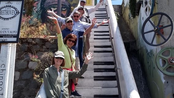 Valpo in 1 giorno: autentico e famoso! Tour a piedi semi-privato e trasporto pubblico