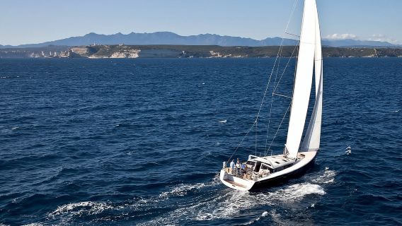 Catania: Sail Cyclops Coast by Boat and Enjoy a Sicilian Aperitif