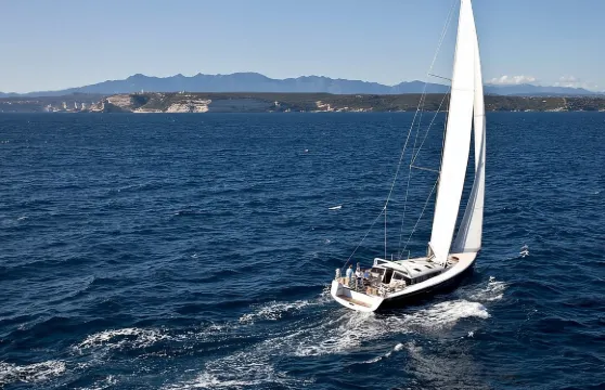 卡塔尼亞：乘船遊覽獨眼巨人海岸並享用西西里開胃酒