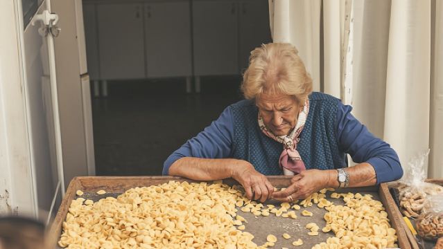 Bari walking tour with pasta experience