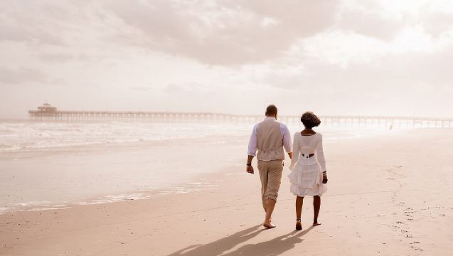 Private Vacation Photoshoot with Photographer in Biloxi