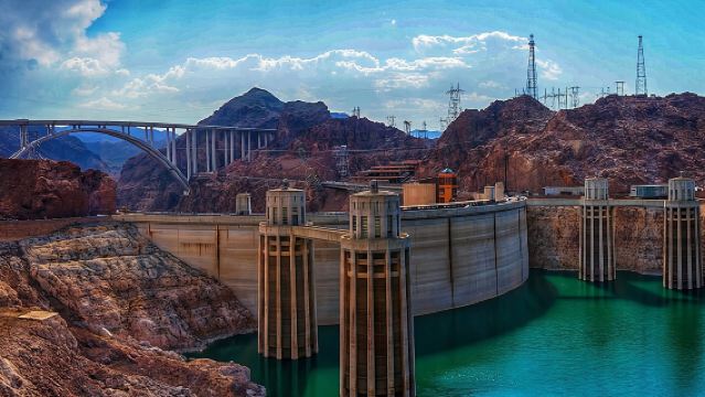 Small Group Grand Canyon, Hoover Dam, 7 Magic Mountains VIP Tour