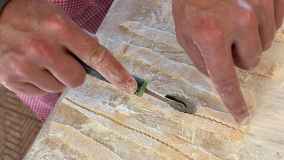 볼로냐: 와인과 함께하는 파스타 탈리아텔레 라구 요리 강좌