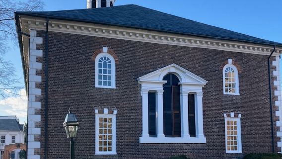 Descubra Alejandría: ¡casas históricas, iglesias y tabernas!