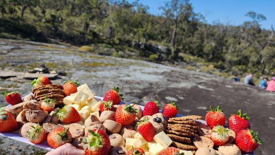Perth: Abyssinia Rock Hiking Experience