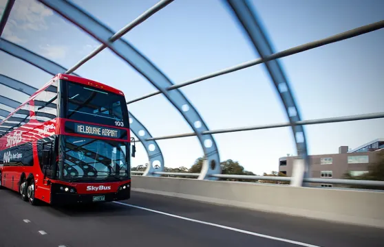 掃碼使用丨墨爾本SkyBus機場快線Tullamarine Airport 機場-市區南十字車站大巴車票單程/往返可選