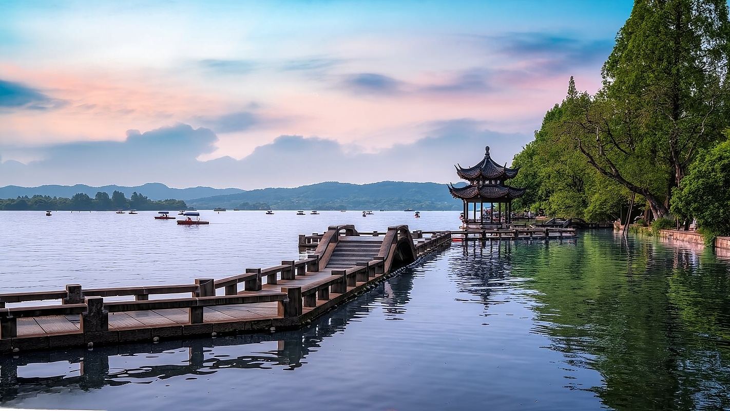 [Foreign Guests Welcome] Half-Day Tour of Hangzhou West Lake + West Lake Pleasure Boat + Leifeng Tower with English Guide