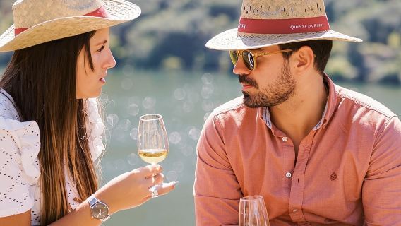 ทัวร์กลุ่มเล็กระดับพรีเมียมที่หุบเขาดูโร พร้อมชิมไวน์ อาหารกลางวัน และล่องเรือ