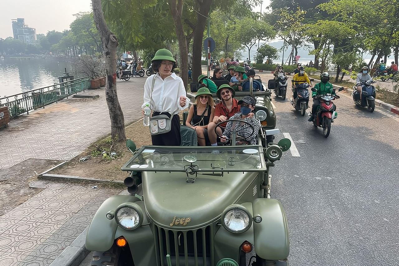 Hanoi Jeep City Highlights, Hintergassen, Bahnstraße, Landschaft