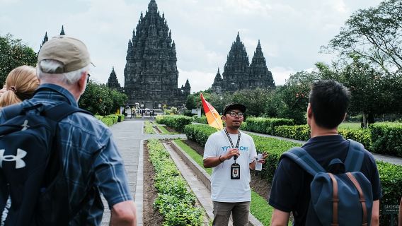Yogyakarta Borobudur Climb Up And Prambanan Temples Sharing Tour