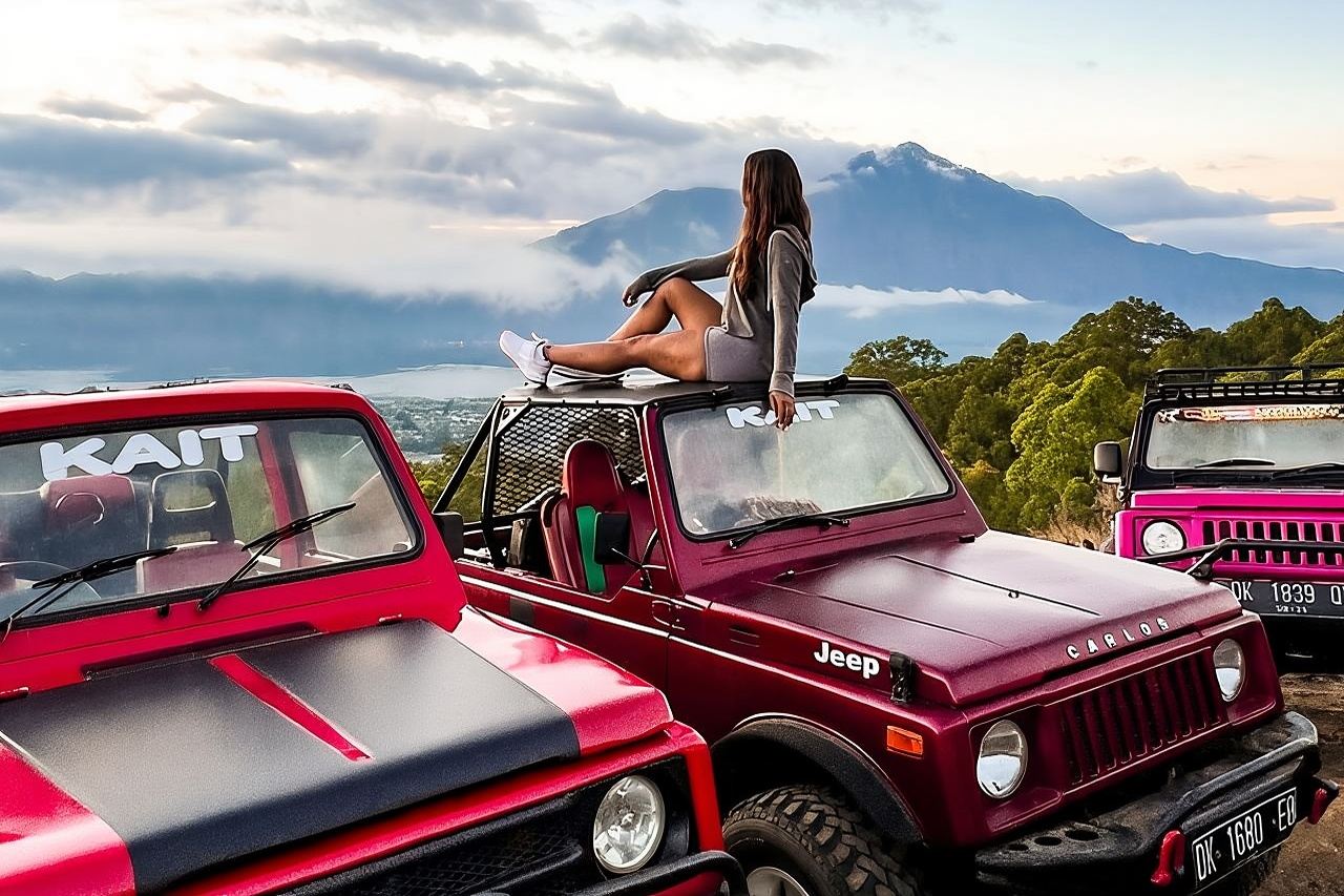 Jeep-Sonnenaufgangstour zum Mount Batur und Besuch natürlicher heißer Quellen