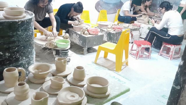Corso di ceramica Bat Trang nel quartiere vecchio di Hanoi/Esperienza di lavorazione artigianale