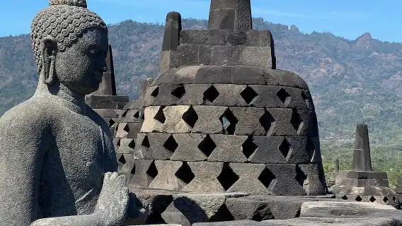 Borobudur & Prambanan temple with English/France/Italian guide