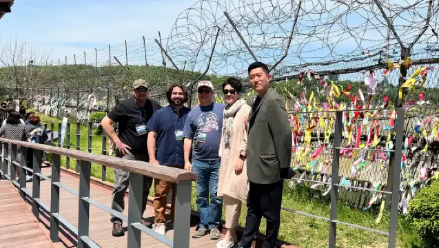 首爾出發的驚險刺激的韓國非軍事區第三隧道之旅 + 紅橋衝刺