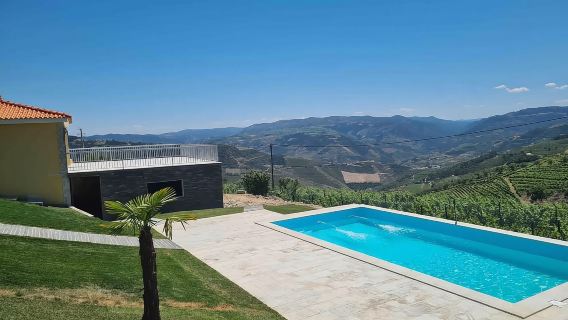 Régua: Mencicipi Wain di Ladang, Makan Tengahari Tradisional, Pelayaran dan Kereta Api