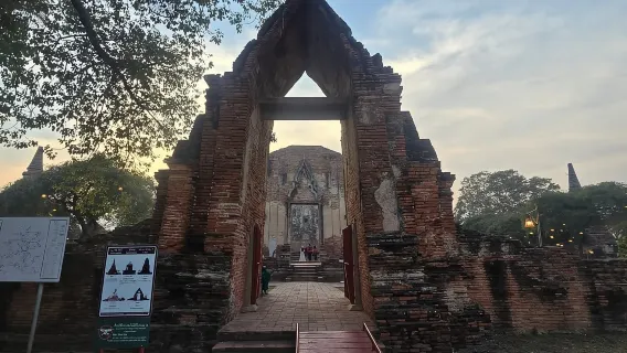 Featured tour with 4 reviews: From Bangkok: Ayutthaya Afternoon Tour with Boat & Tuk-Tuk