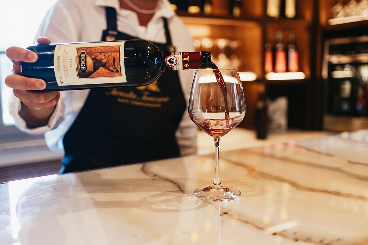 San Gimignano: pranzo in un vigneto toscano con degustazione di vini