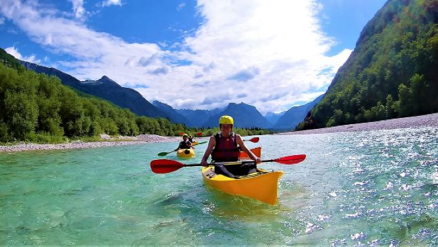 Soča: Experiencia de piragüismo en el río Soča con fotos
