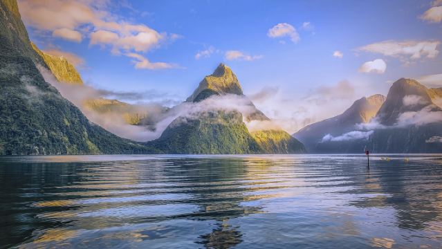 Queenstown Helicopter Round-Trip: Aerial Views of the Fjords – Southern Discoveries Cruise