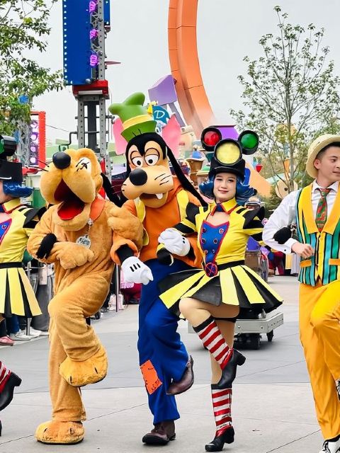 上海迪士尼1日票+快速入園+15尊享卡(煙花VIP)外語管家