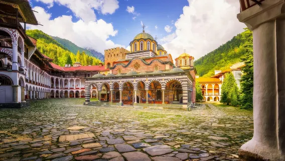 Excursión de un día al Monasterio de Rila con opción de spa/baños termales