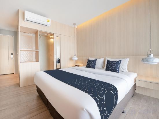 Blooming Hill Boutique Suites Room Type - Deluxe Double Room with Balcony and Sea View