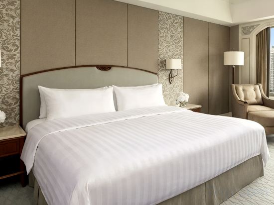 Shangri-La Jakarta Room Type - Deluxe King Room