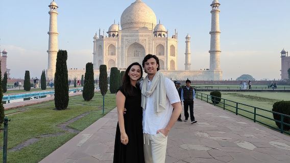 Taj Mahal & Agra Fort Private Day Trip From Delhi with 5* Lunch