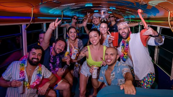 Sunday Funday Tamarindo Party Bus - Giro in spiaggia e piscina