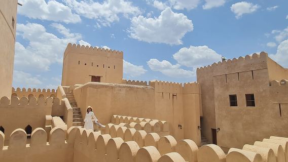 Full-Day Nizwa Fort, Bahla Fort and Jabreen Castle Private Tour