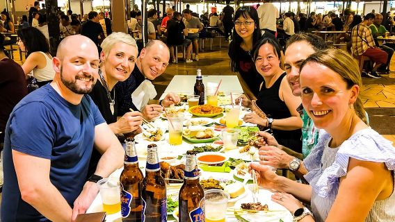 Lawatan Makanan Jalanan Singapura dengan Orang Tempatan: Jamuan untuk Penggemar Makanan 100% Diperibadikan