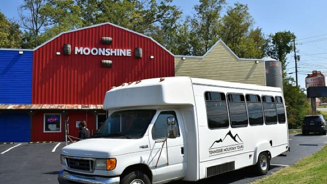 Famous Moonshine & Wine Tour From Pigeon Forge