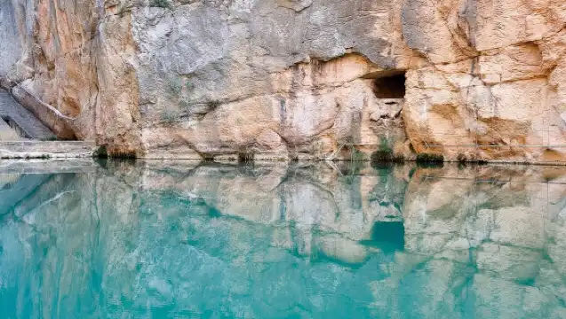 Hike Hanging Bridges and Canyon Túria - Chulilla - OFFICIAL GUIDE