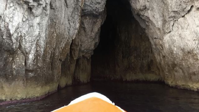 Bootstour um die Insel Ortigia und die Meereshöhlen