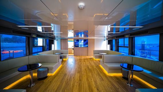 【青島遊艇出海團建】青島70英尺雙體船包船出海團建觀光感受青島海上風情（載客50人）