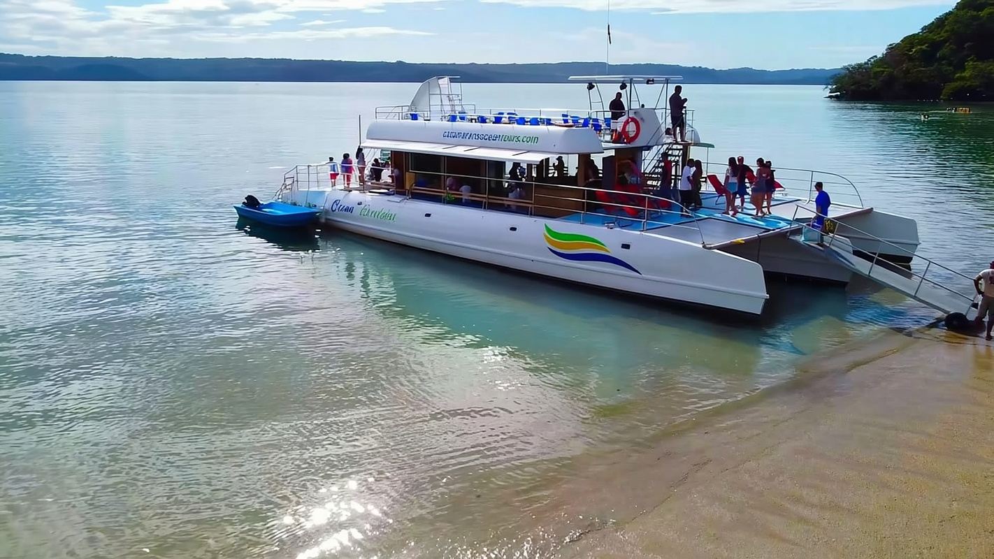 Playa del Coco: Trimaran Sunset Tour Península Papagayo