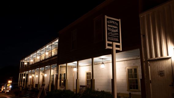 Le ombre sinistre dei tour dei fantasmi di San Diego Gaslamp