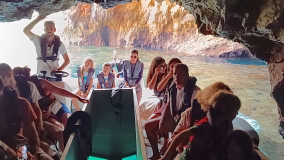 Peniche: Katamaran-Tour zur Insel Berlengas mit Höhlentour