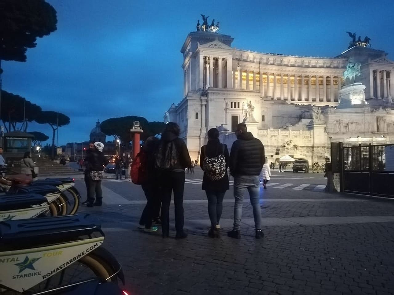Rome: E-Bike Sunset Tour with Pizza Option